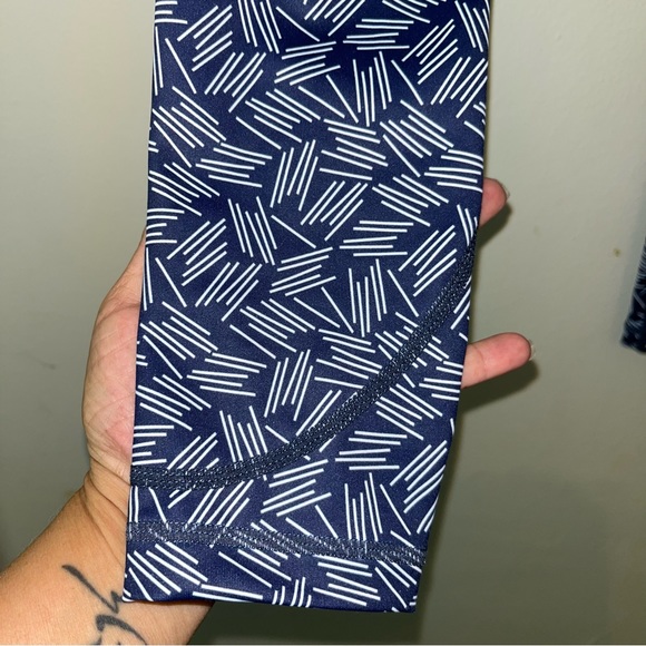 ZYIA Active Haystacks Light N Tight pockets Leggings - Picture 9 of 15